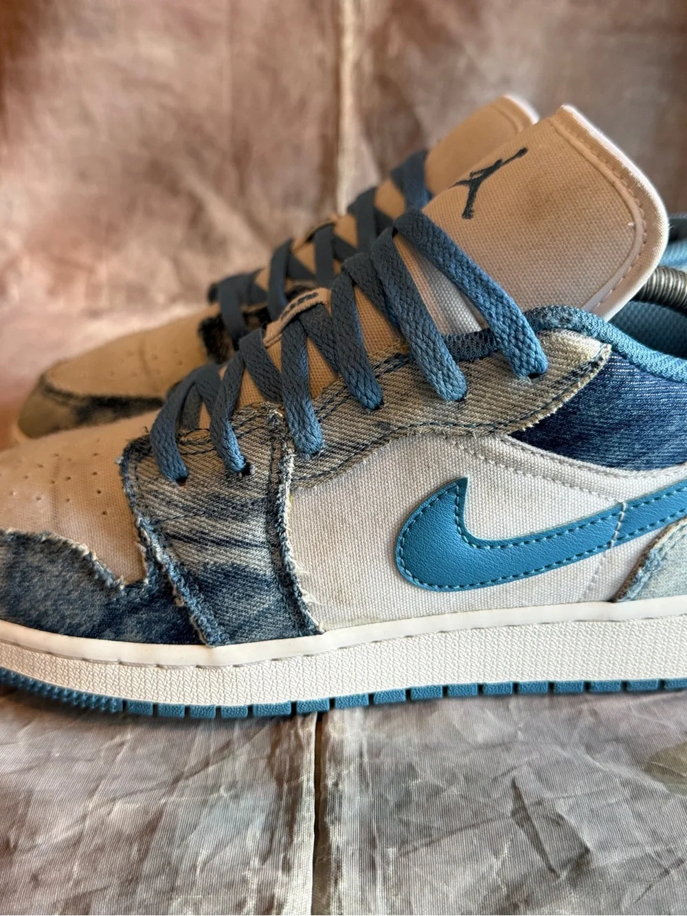 Nike Air Jordan Retro 1 Low “Denim” size 7Y